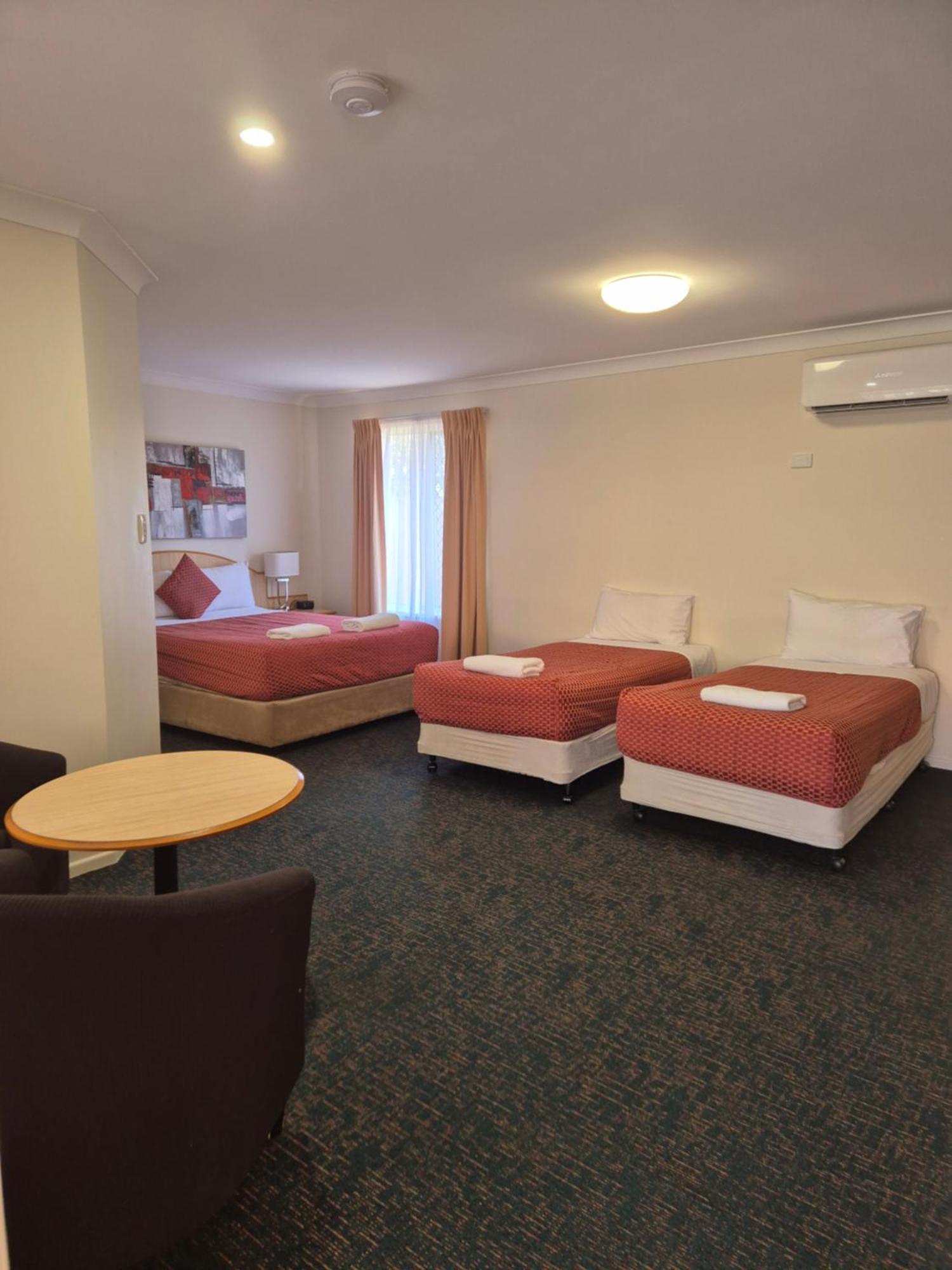 Cotswold Motor Inn Toowoomba Exterior photo