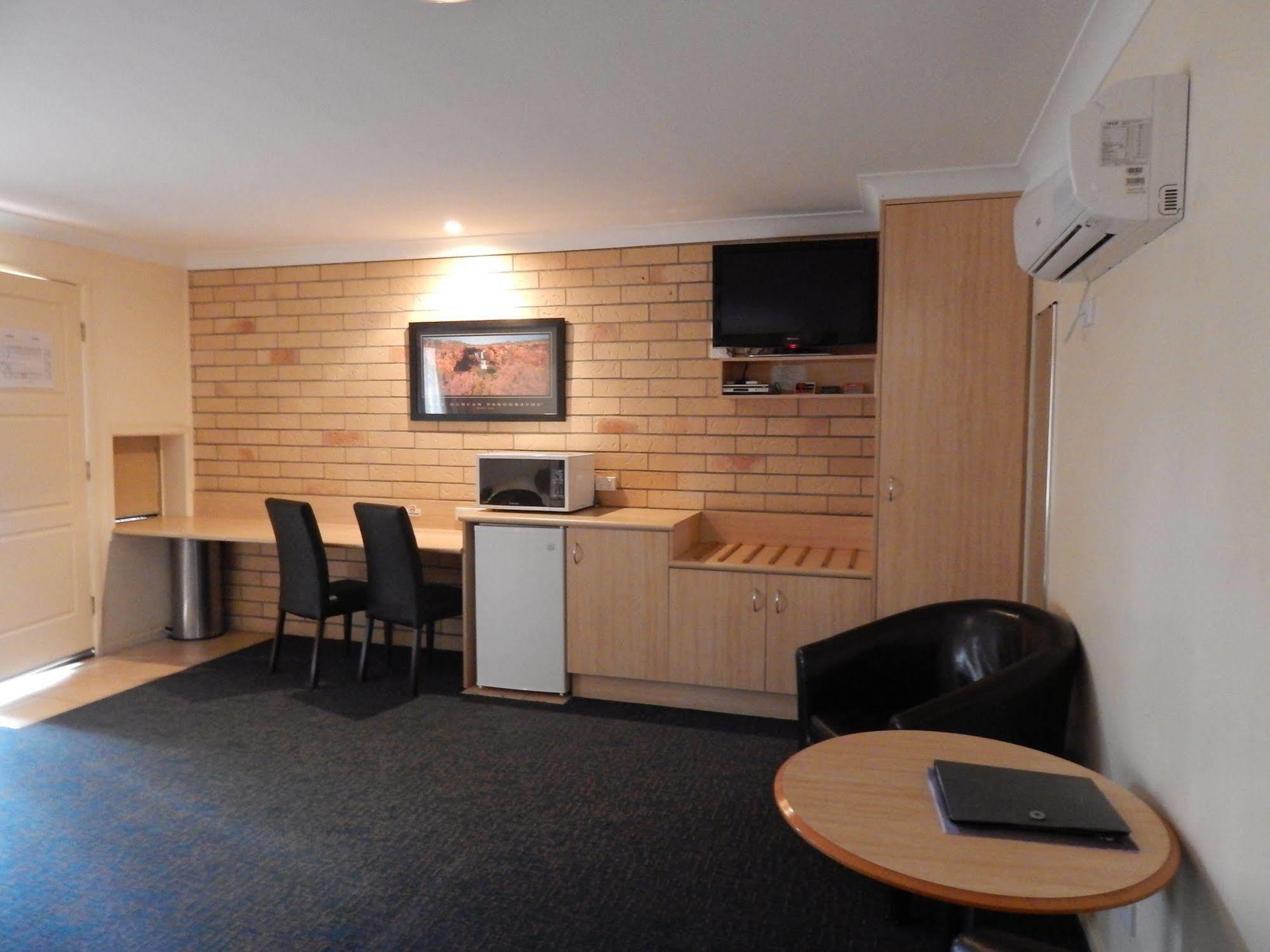 Cotswold Motor Inn Toowoomba Exterior photo
